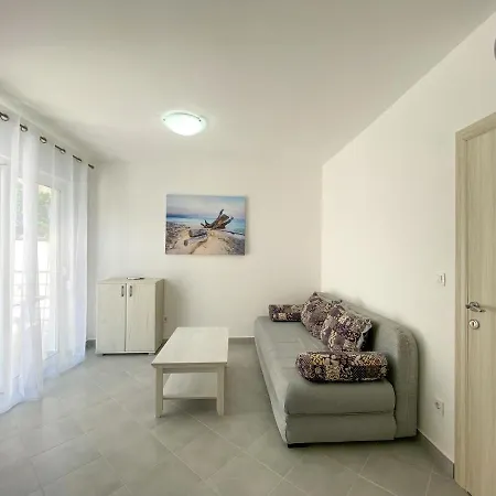 Apartament Monika *